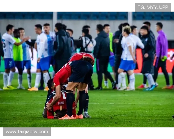 深圳篮球队的比赛节奏引发热议球迷与专家各抒己见的背后故事 深圳篮球队的比赛节奏引发热议球迷与专家各抒己见的背后故事