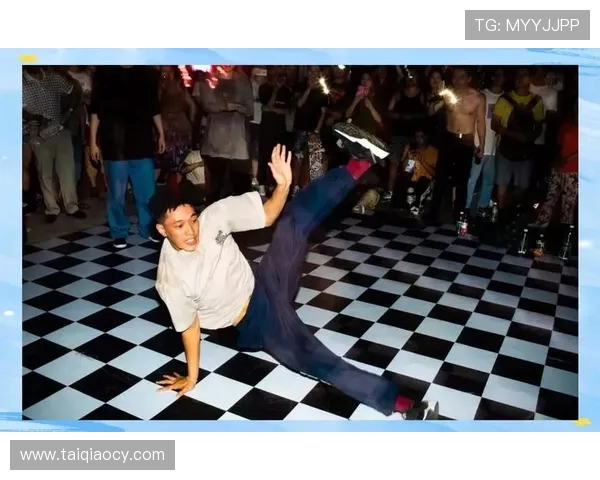 滑板精英赛精彩回顾成都街舞队默契配合展现团队精神 滑板精英赛精彩回顾成都街舞队默契配合展现团队精神