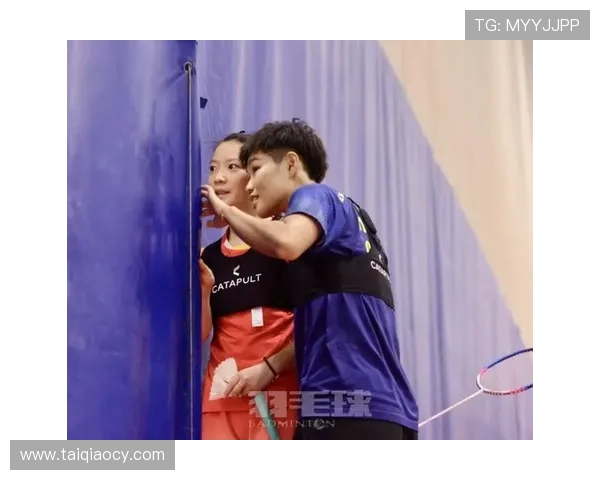 西安羽毛球队与重庆羽毛球队赛后复盘团队协作的成功与不足分析