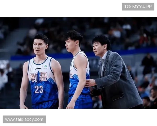 广州男篮与新疆男篮激战正酣谁能在这场对决中笑到最后 广州男篮与新疆男篮激战正酣谁能在这场对决中笑到最后