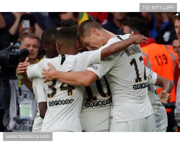 甘冈与史特拉斯堡激战正酣谁将赢得法甲赛场的荣耀之战 甘冈与史特拉斯堡激战正酣谁将赢得法甲赛场的荣耀之战