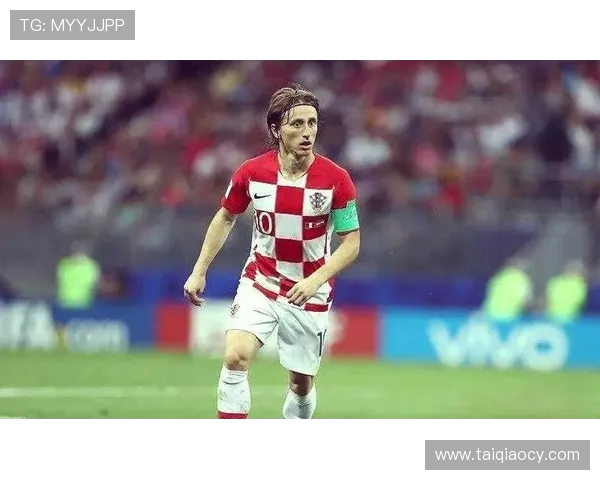 莫德里奇:从克罗地亚足球天才到世界足坛传奇的辉煌历程与影响 莫德里奇:从克罗地亚足球天才到世界足坛传奇的辉煌历程与影响