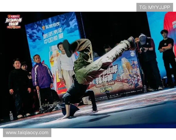 上海街舞队与杭州街舞队赛后复盘分析灵活性表现与技术对比